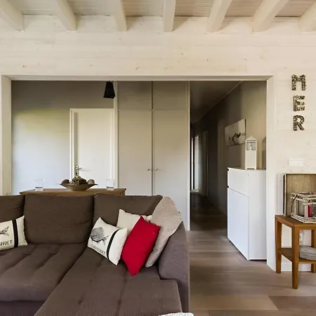 Escapades Au Ferret Ideal Famille Ou Groupe D'amis Avec Piscine Chauffee 5 Proche Plages Et Pistes Cyclables Commerces Sejour Paisible Au Coeur Du Bassin D'arcachon Nous Repondons Tres Rapidement Aux Demandes De Renseignements Villa